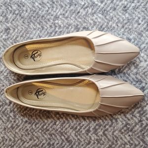 Trary tan flats size 9